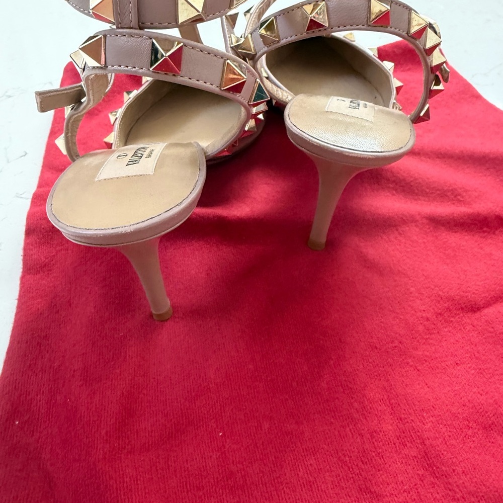 Valentino Nude Patent T-Strap Rockstud Pumps - Picture 3 of 6
